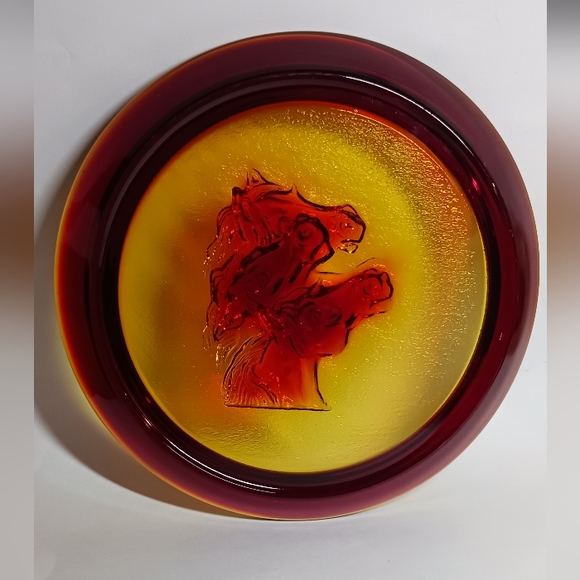 10.75" Vintage 1950s Amberina Solid Glass plate with horses heads,L E SMITH - Picture 7 of 7